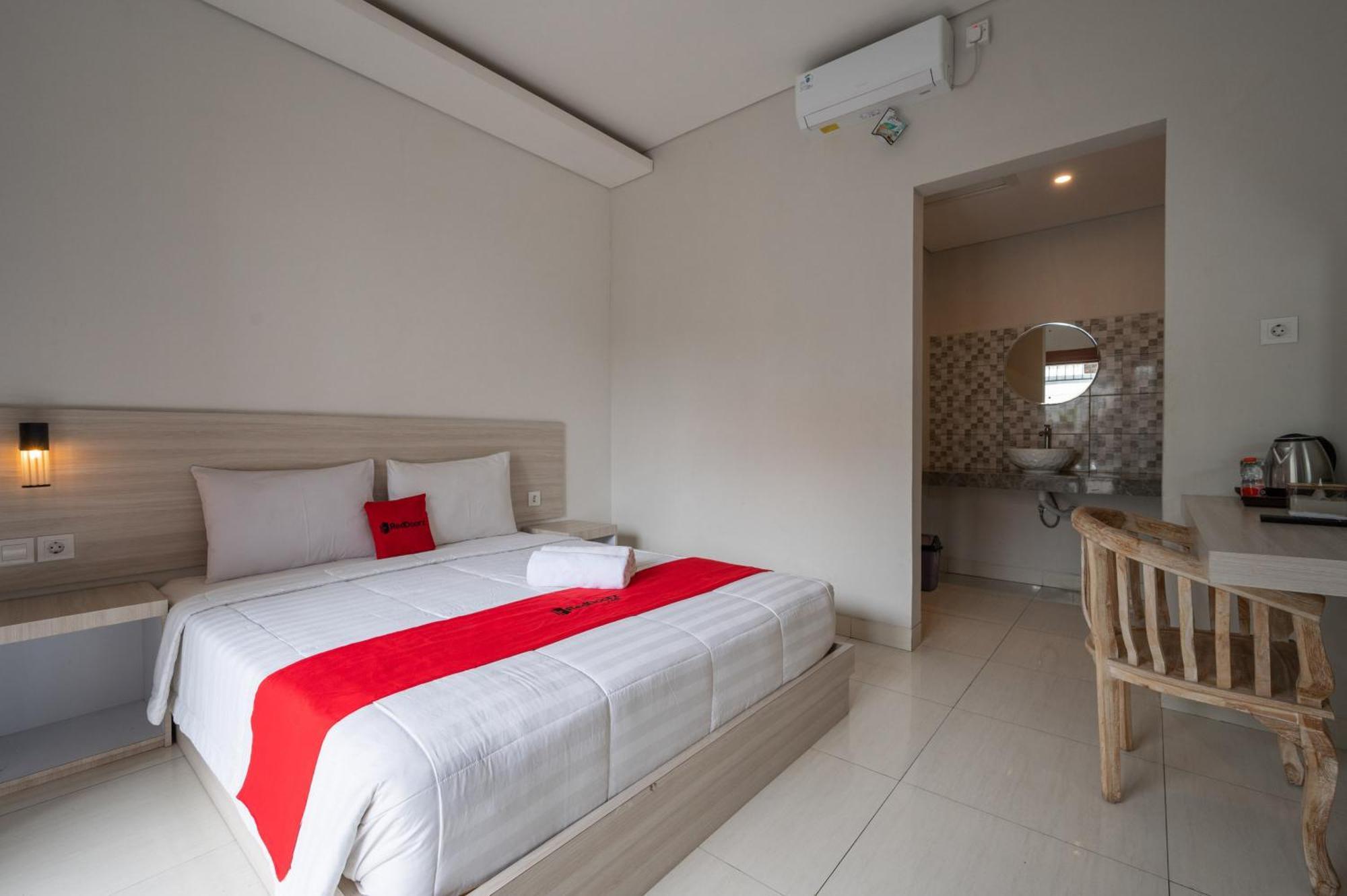 Guest house Reddoorz At Yasa's Living Denpasar