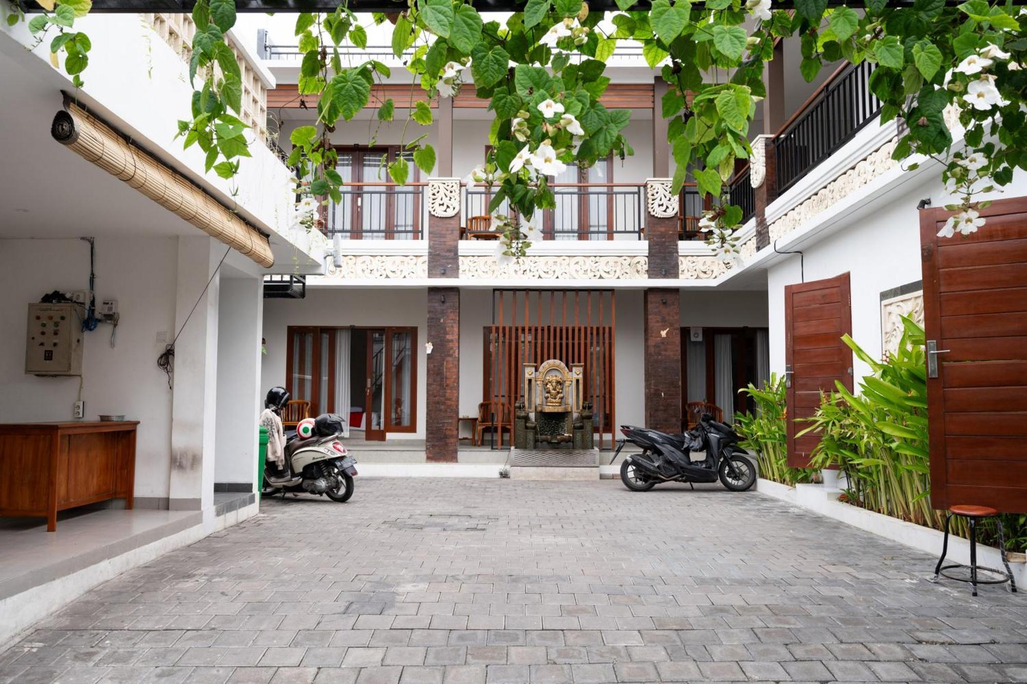 Guest house Reddoorz At Yasa's Living Denpasar